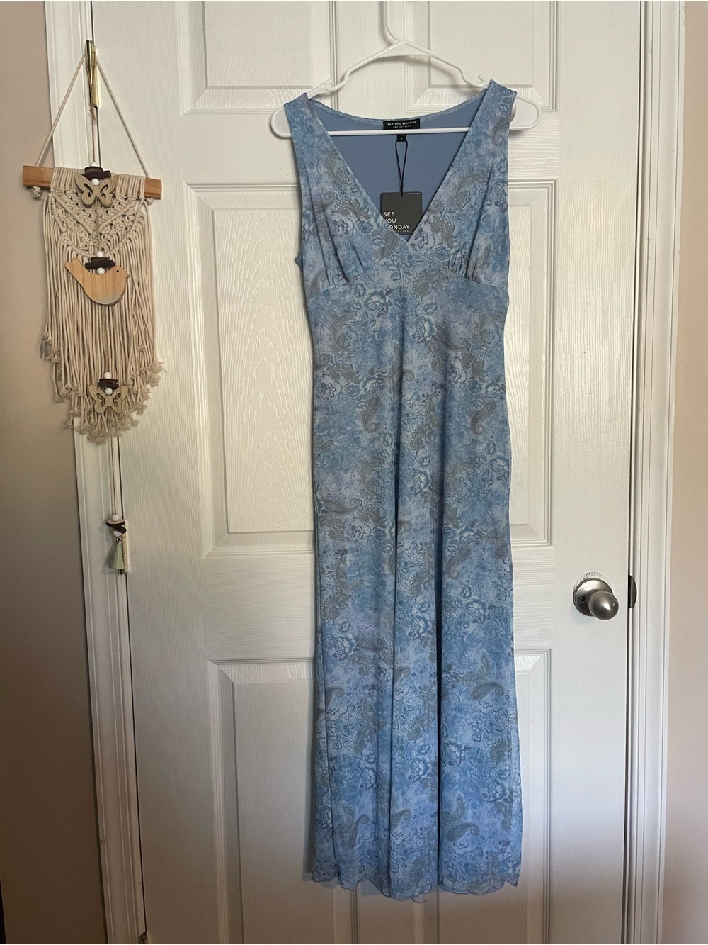 NWT See You Monday Women’s Size Large Light Blue Paisley V-Neck Maxi Dress